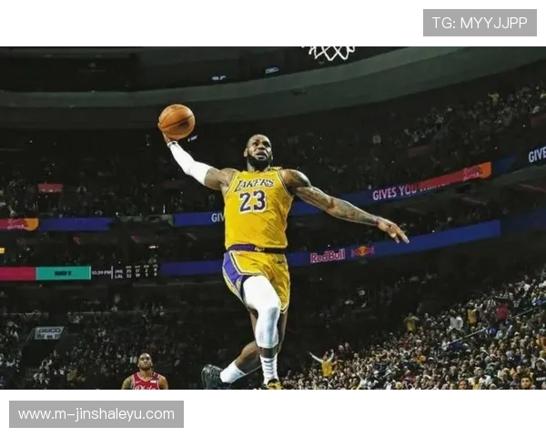 詹姆斯关键时刻力挽狂澜助湖人逆转勇士赢得胜利